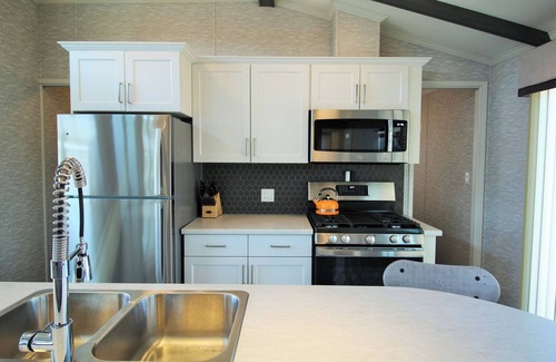Sherkston Cabaña | Quarry Meadows Resort Living ! Sherkson Shores