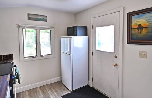 Gloucester Casa | Quarryman’s Cottage: 1bd, 1 bth PRIVATE QUARRY: DOG friendly