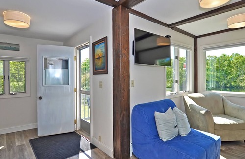 Gloucester Casa | Quarryman’s Cottage: 1bd, 1 bth PRIVATE QUARRY: DOG friendly