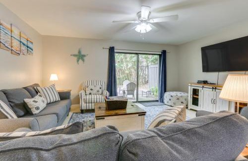 Folly Field Casa | quarter Mi to Ocean Beach Pebble Townhome with Patio