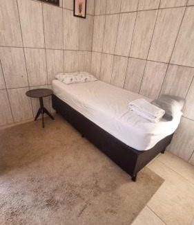 Jardim Karaiba Casa | Quarto 04 - Zona Sul Karaiba Prox UMC, Patio Vinhedos e Shopping