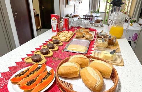 Ze Amandio Cama Y Desayuno | Quarto 2 - Hospedaria Orquídeas de Bombinhas - com delicioso café da manhã incluso