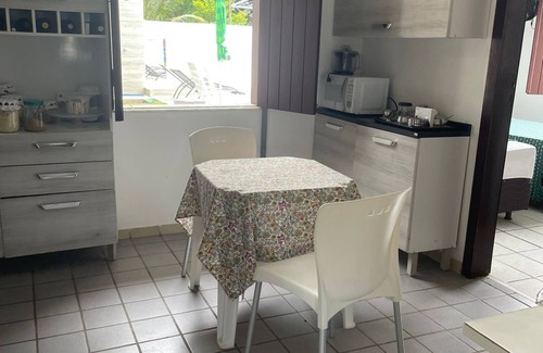 Aratuba Casa | Quarto com 2 camas de solteiros