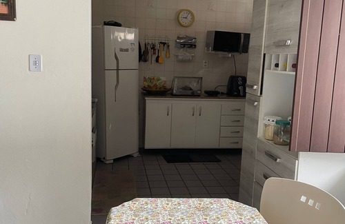 Aratuba Casa | Quarto com 2 camas de solteiros