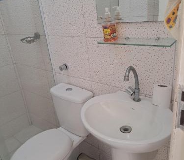 Jardim Guanabara Casa | Quarto Com Banheiro Independente
