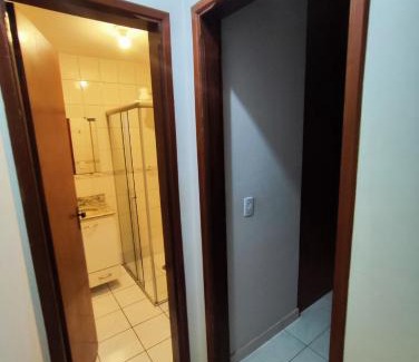 Santa Monica Casa | Quarto com banheiro privativo PARA MULHERES