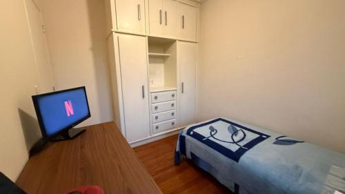 Sorocaba Casa | Quarto com espaço compartilhado ao lado do shopping, UniCPO, BOS, Centro
