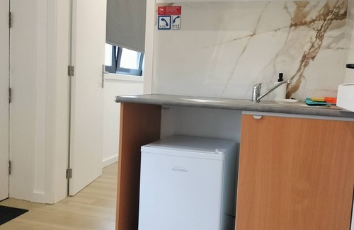 Senhora da Hora Apartamento | Quarto com Kitchenet junto ao Metro