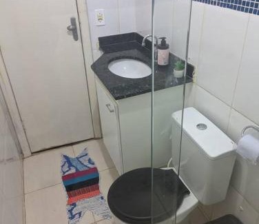 Uberaba Apartamento | Quarto de Casal Bem Localizado Em apto Compartilhado AP 204