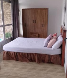Portao Casa | Quarto Duplo BWC compartilhado