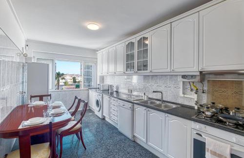 Santa Iria de Azoia Casa | Quarto duplo com vista rio num apartamento partilhado