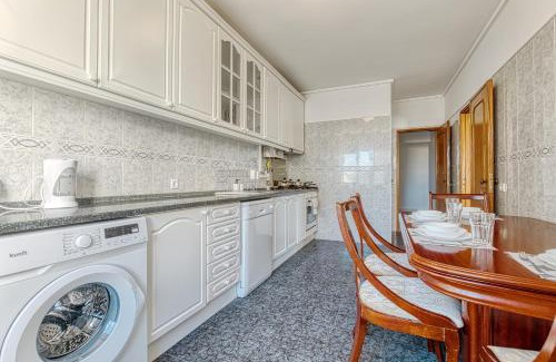 Santa Iria de Azoia Casa | Quarto duplo com vista rio num apartamento partilhado