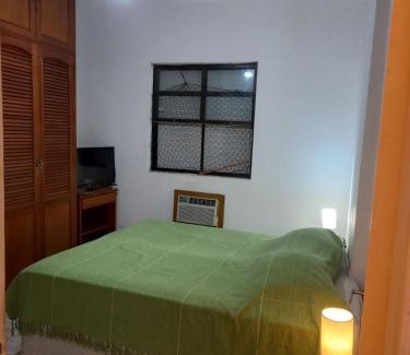 Boqueirao Apartamento | Quarto e sala Boqueirão quadra da praia