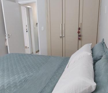 Barro Vermelho Apartamento | Quarto e Sala com Estilo e Conforto