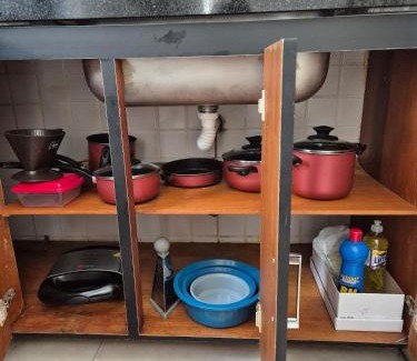 Barro Vermelho Apartamento | Quarto e Sala com Estilo e Conforto