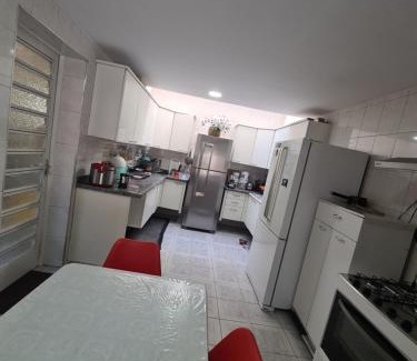 Santo Amaro Casa | Quarto em Santo Amaro metrô Borba Gato