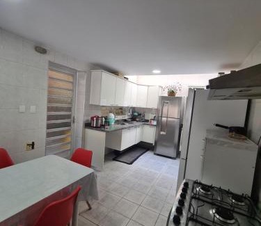 Santo Amaro Casa | Quarto em Santo Amaro metrô Borba Gato