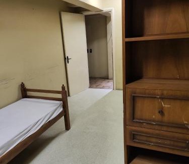Nossa Senhora de Lourdes Casa | Quarto inferior 10 pessoas.