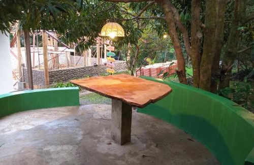 Vale do Capao Casa | Quarto para 4 com banheiro privado a 900 metros da Vila do Capão
