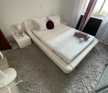 Santa Iria de Azoia Casa | Quarto privado num apartamento partilhado