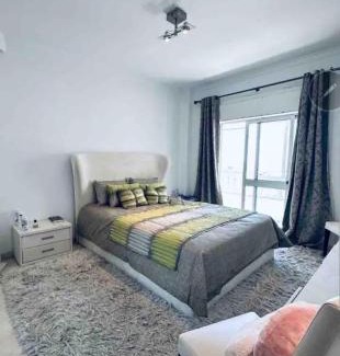 Santa Iria de Azoia Casa | Quarto privado num apartamento partilhado