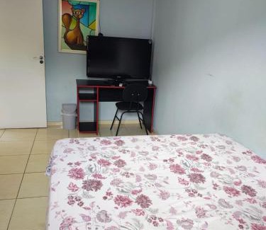 Florianopolis Casa | Quarto privativo em apartamento compartilhado