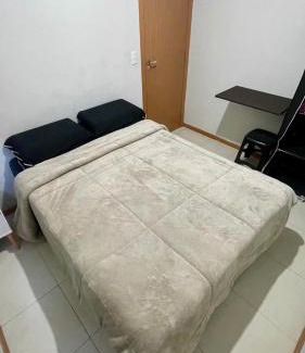 Forquilhas Casa | Quarto privativo próximo a Arena Opus