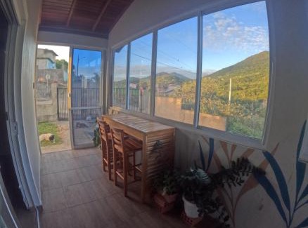 Governador Celso Ramos Casa | Quarto Simples e aconchegante