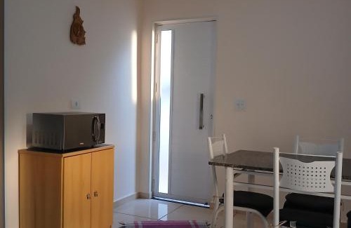 Artur Nogueira Casa | Quarto Solteiro com TV