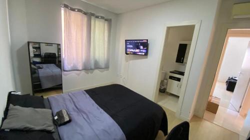 Andorinha Casa | Quarto Suíte em apto compartilhado com anfitrião Mandi a 250m do Mar