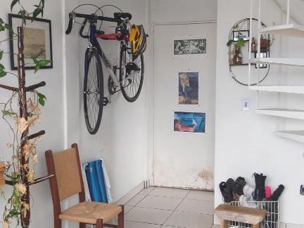 Cidade Baixa Casa | Quarto suite individual Compartilha somente a cozinha com o morador e sua cachorra Chori