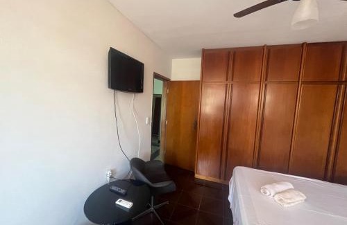 Goiania Casa | Quartos Quintal Bueno! Com ar, tv e internet no melhor bairro de Goiânia! Perto do Goiânia Shopping, Parque Areião Hospital Premium Mater Dei OVG Vaca Brava Marista Campo do Goiás!