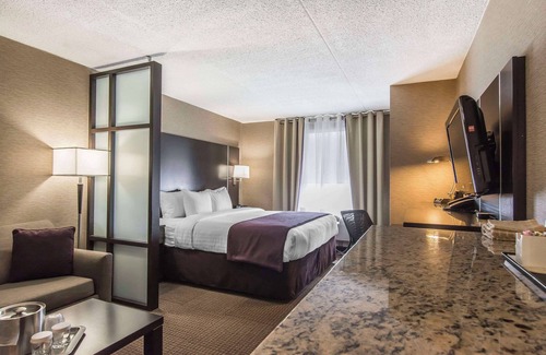 Algoma District Hotel | Quattro Hotel & Conference Centre, Ascend Hotel Collection