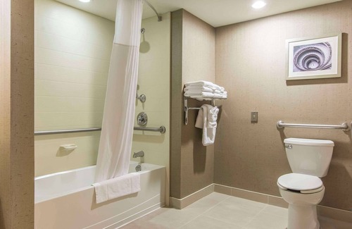 Algoma District Hotel | Quattro Hotel & Conference Centre, Ascend Hotel Collection