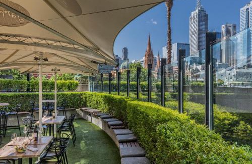 Southbank Hotel | Quay West Suites Melbourne