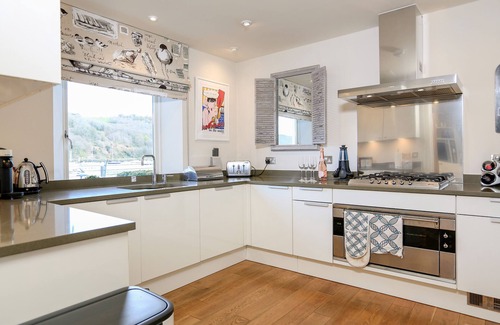 Dartmouth Cabaña | Quayside, Dart Marina