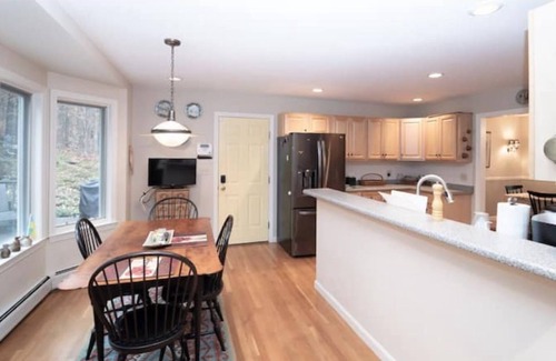 West Hartford Casa | Quechee at its finest