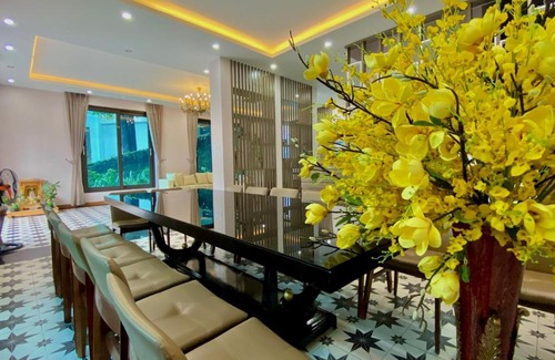 Bai Chay Villa | Queen 1 Villa 8PN có hồ bơi , Karaoke