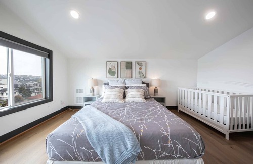 East Queen Anne Casa | Queen Anne Modern Home Free Parking |SLU| Gym