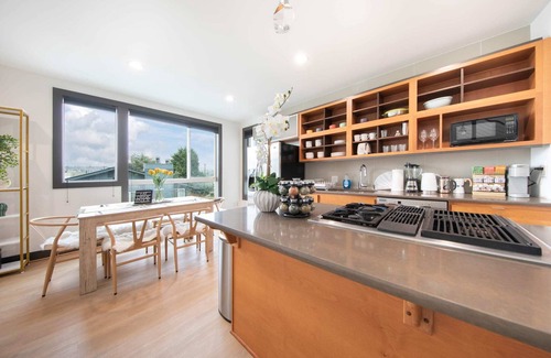 East Queen Anne Casa | Queen Anne Modern Home Free Parking |SLU| Gym