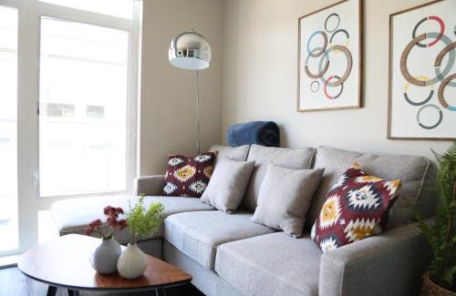 Lower Queen Anne Apartamento | Queen Anne Retreat - 1 Blk from CPA - Free Parking