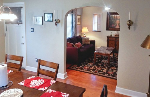 West Price Hill Casa | Queen Bed + Sleeper Sofa