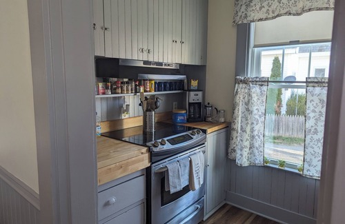 Bangor Casa | Queen City Duplex centrally located sleeps up to 6