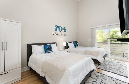 Third Ward Casa | Queen City's Den Uptown