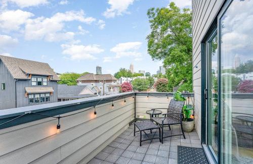 Third Ward Casa | Queen City's Den Uptown