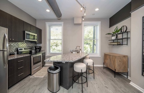 Mount Auburn Apartamento | Queen City Views 3 – Chic 2 BDR!