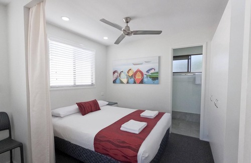 Alexandra Headland Cabina | Queen Ensuite Cabin 5 Berth - Queen Ensuite Cabin 5 Berth