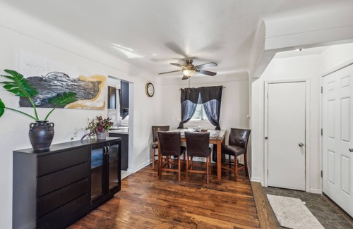 Inkster Casa | Queen G2 Mansion (3-Bedroom Home) - Pets Allowed by RedAwning