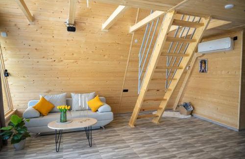 Armenia Casa | Queen House