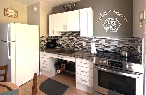 Bradenton Beach Cabaña | Queen's Gate Resort